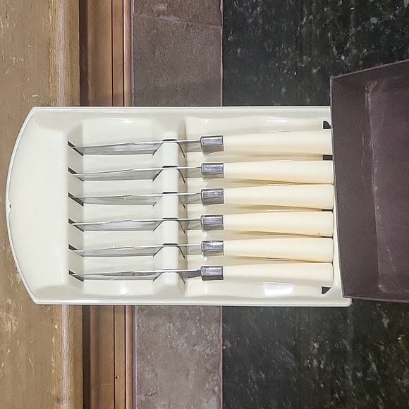 REGENT SHEFFIELD 6 STEAK KNIFE SET LUSTREX HANDLES IVORINE STORAGE HANGING TRAY - Picture 2 of 7
